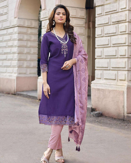 3 - Piece Kurtis Set | Viscose Weaving with Handwork & Thread Work | Bandhani Dupatta - Rosepetals Luxe
