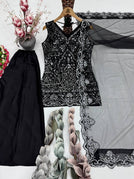 Black / M
