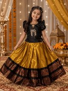 Gold / 19