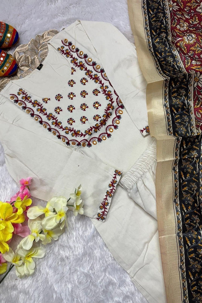 Khadi Cotton Embroidered Kurti Pant Set | Bhagalpuri Dupatta | S–3XL - Rosepetals Luxe