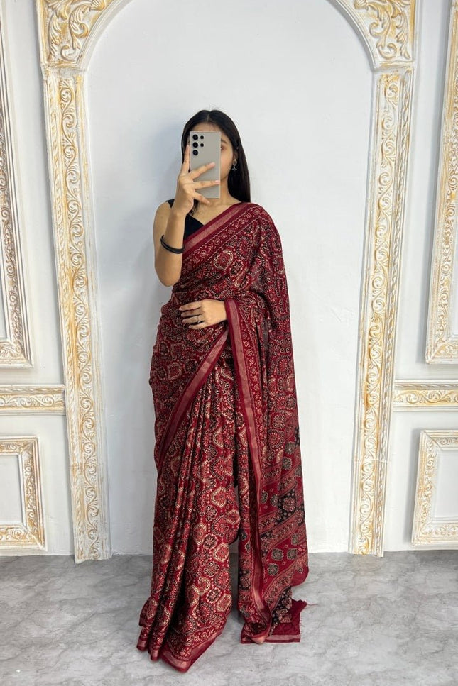 Mal Cotton Printed Saree with Contrast Border Lightweight Daily Wear Saree - Rosepetals Luxe
