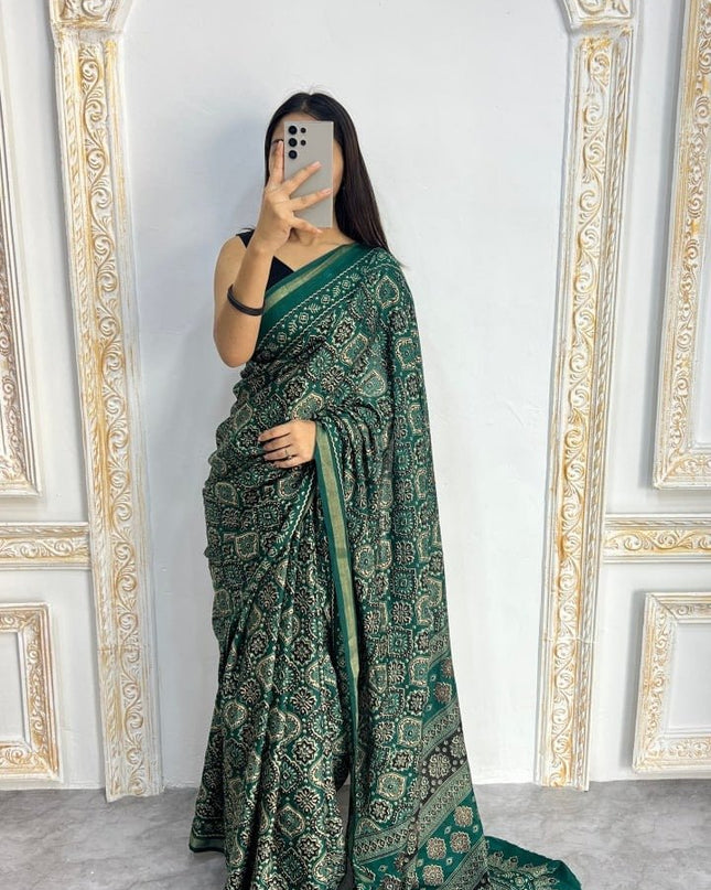 Mal Cotton Printed Saree with Contrast Border Lightweight Daily Wear Saree - Rosepetals Luxe