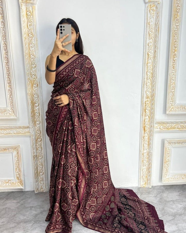 Mal Cotton Printed Saree with Contrast Border Lightweight Daily Wear Saree - Rosepetals Luxe