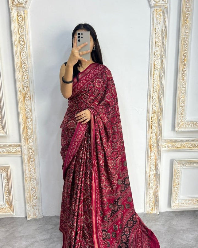 Mal Cotton Printed Saree with Contrast Border Lightweight Daily Wear Saree - Rosepetals Luxe