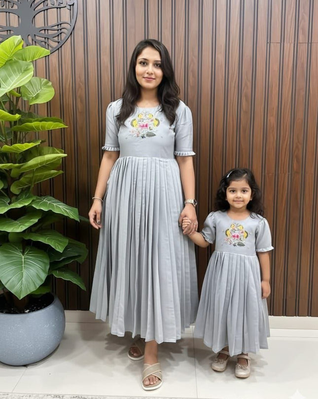 Mom & Daughter Beautiful Matching Combo Gown Set - Rosepetals Luxe