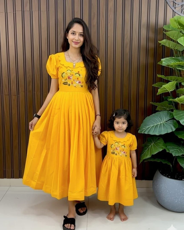 Mom & Daughter Beautiful Matching Combo Gown Set - Rosepetals Luxe