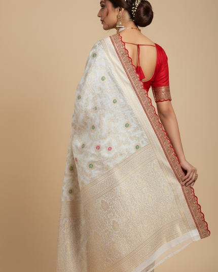 Pallu Close-up
Bridal White Khaddi Georgette & Dolla Saree | Kanchi Scallop Border | Red Blouse - Rosepetals Luxe 