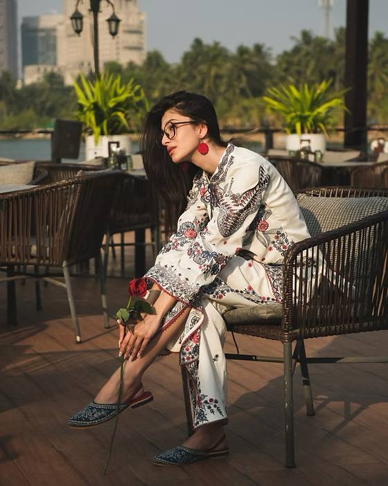 Premium Maslin Cotton Kurti & Plazzo Set | Heavy Embroidery & Handmade Latkan - Rosepetals Luxe