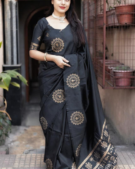 Soft Silk Worli Zari Woven Saree with Rich Pallu & Tassels - Rosepetals Luxe